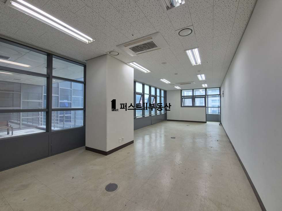 경기 화성동탄구 영천동 쾌적한 사무실, 동탄테크노밸리 내 지식산업센터, 전용면적 약 15평 매매 매물번호 10199 사진 2