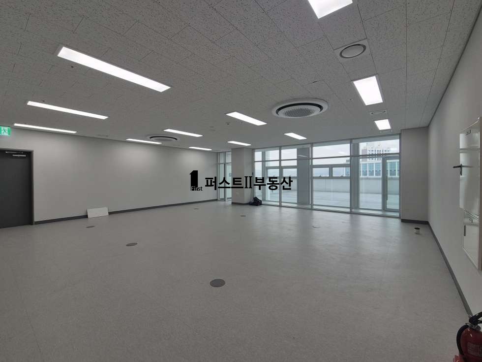 경기 화성동탄구 영천동 테라스 있는 쾌적한 호실, 전용면적 약 25평, 즉시 입주 가능 월세 매물번호 10222 사진 2