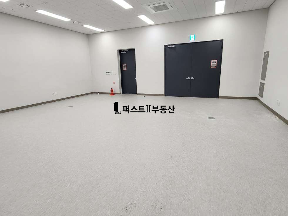 경기 수원영통구 원천동 B1층, 연접한2개호실, 해가드는 썬큰구조 드라이브인 도어 투 도어, 월세 매물번호 10307 사진 6