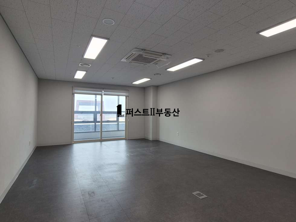 경기 용인기흥구 농서동 쾌적한 사무실, 옥상정원 뷰, 즉시 입주 가능 월세 매물번호 10356 사진 3