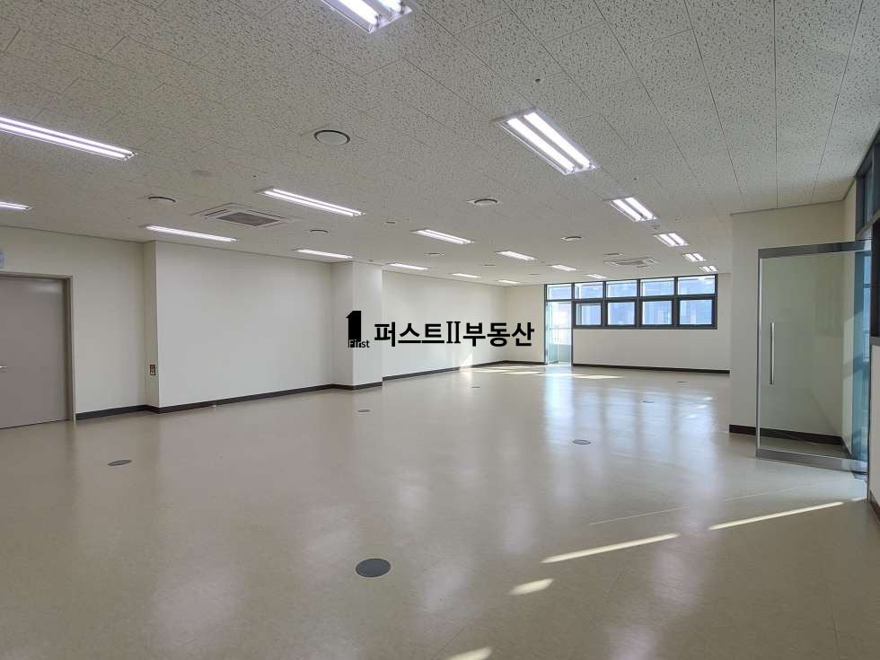 경기 화성동탄구 영천동 전용면적 40평, 코너호실 2면발코니 , 룸2개, 강화유리도어 월세 매물번호 10223 사진 1