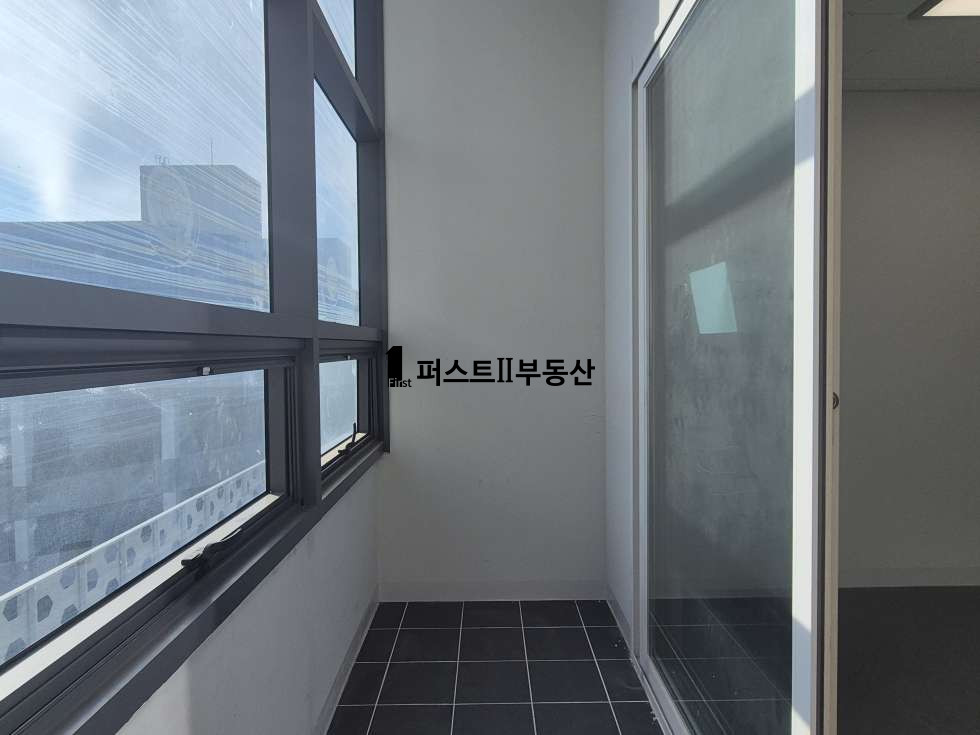 경기 용인기흥구 농서동 2면 발코니 포함 연접한 2개 호실, 쾌적한 사무실 용도, 하시 입주 월세 매물번호 10320 사진 18